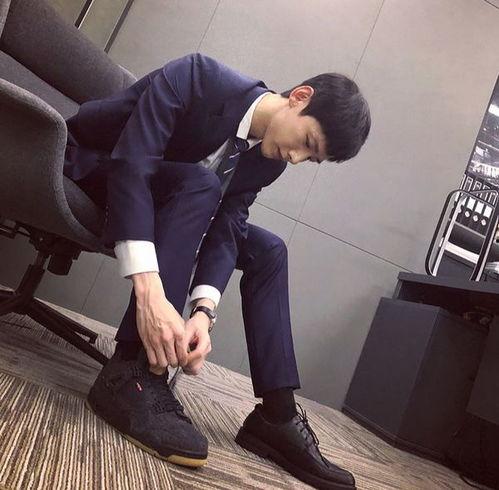 爱鞋男星女友最新爆料,揭秘明星背后的真实生活 第1张 爱鞋男星女友最新爆料,揭秘明星背后的真实生活 第1张